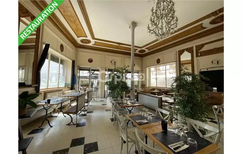Fonds de commerce café hôtel restaurant en vente à Saint-Amour - 39160