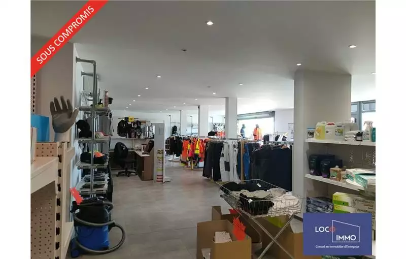 Local commercial en vente de 1250 m² à Saint-Jean-d'Illac - 33127