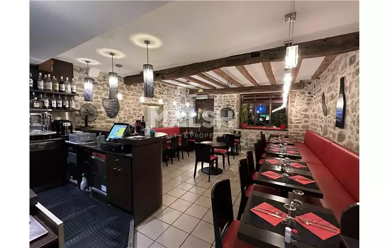 Vente de fonds de commerce café hôtel restaurant à Soucieu-en-Jarrest - 69510
