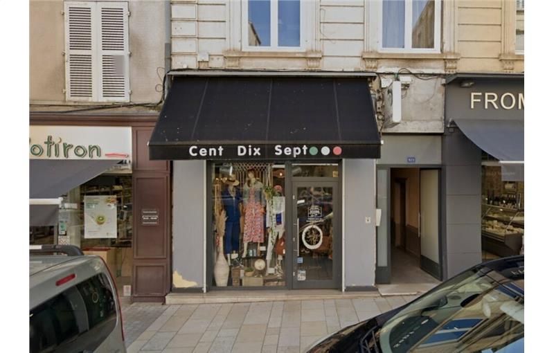 Local commercial à acheter de 47 m² à Villefranche-sur-Saône - 69400 photo - 1