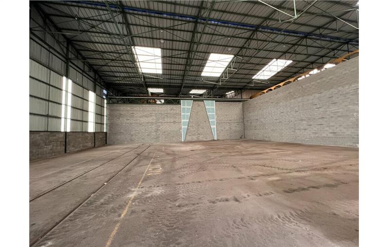 Entrepôt à vendre de 643 m² à Beauvais - 60000 photo - 1