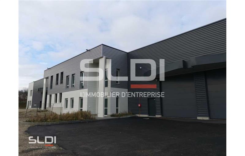 Entrepôt à acheter de 8 034 m² à Bourgoin-Jallieu - 38300 photo - 1