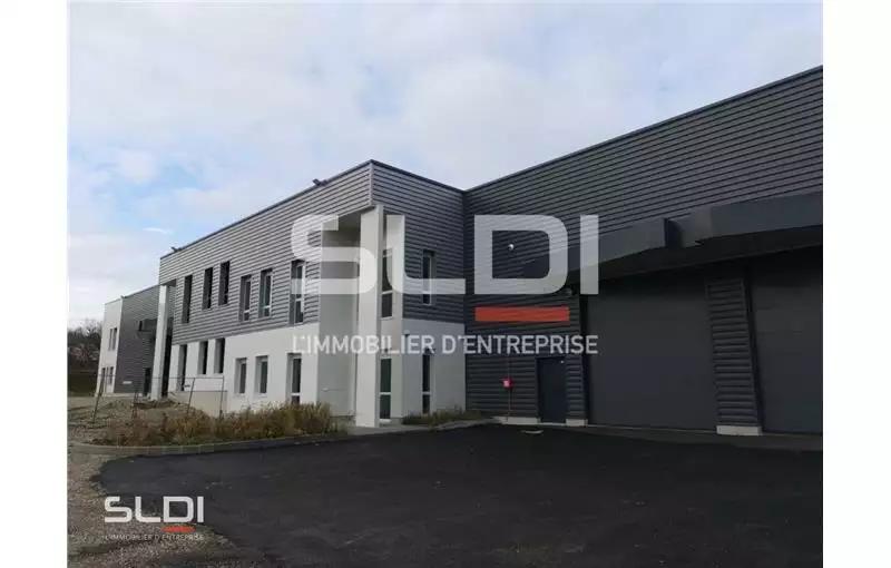 Entrepôt à acheter de 8034 m² à Bourgoin-Jallieu - 38300