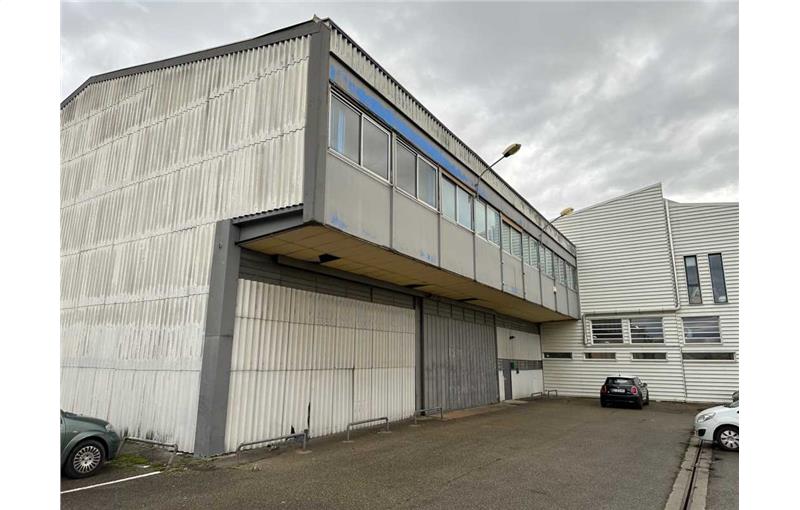 Entrepôt à acheter de 3 372 m² à Caluire-et-Cuire - 69300 photo - 1