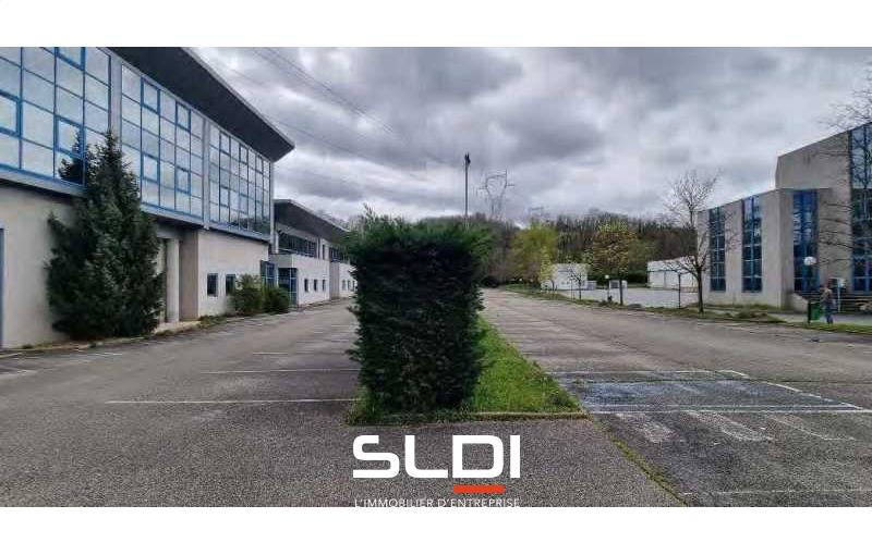 Entrepôt à vendre de 8 555 m² à Civrieux-d'Azergues - 69380 photo - 1