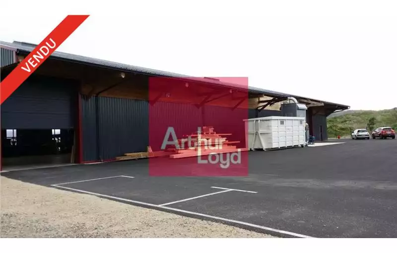 Entrepôt à acheter de 1200 m² à Cournon-d'Auvergne - 63800