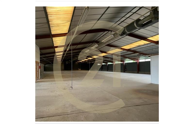 Entrepôt en vente de 2 000 m² à Étain - 55400 photo - 1