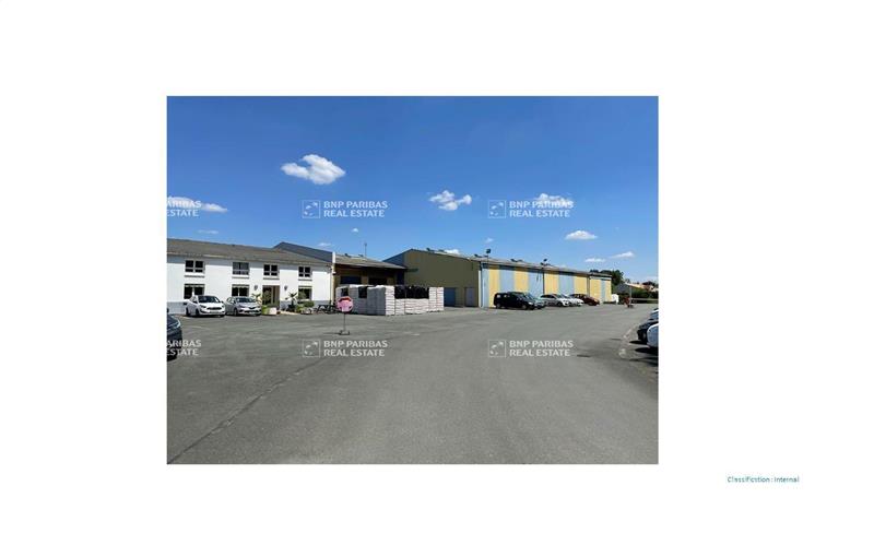 Entrepôt à acheter de 7 990 m² à Fontcouverte - 17100 photo - 1