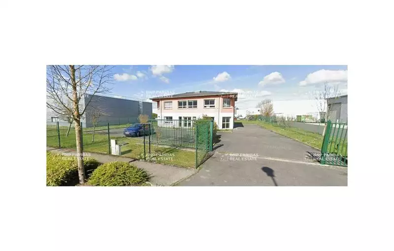 Entrepôt en vente de 350 m² à Fontenay-Trésigny - 77610