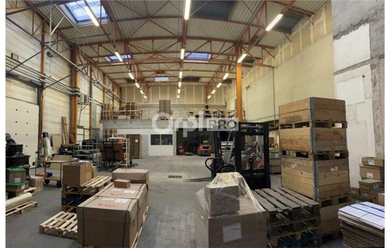 Entrepôt à vendre de 11 300 m² à Genlis - 21110 photo - 1