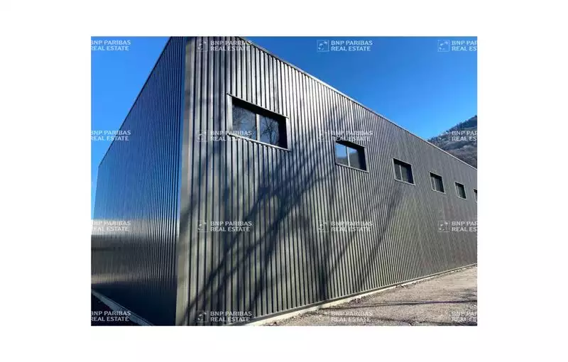 Vente d'entrepôt de 214 m² à Le Versoud - 38420