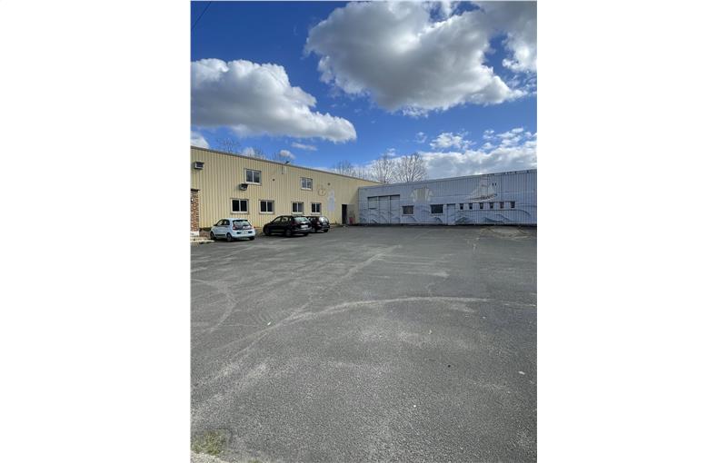 Achat d'entrepôt de 2 800 m² à Les Mureaux - 78130 photo - 1