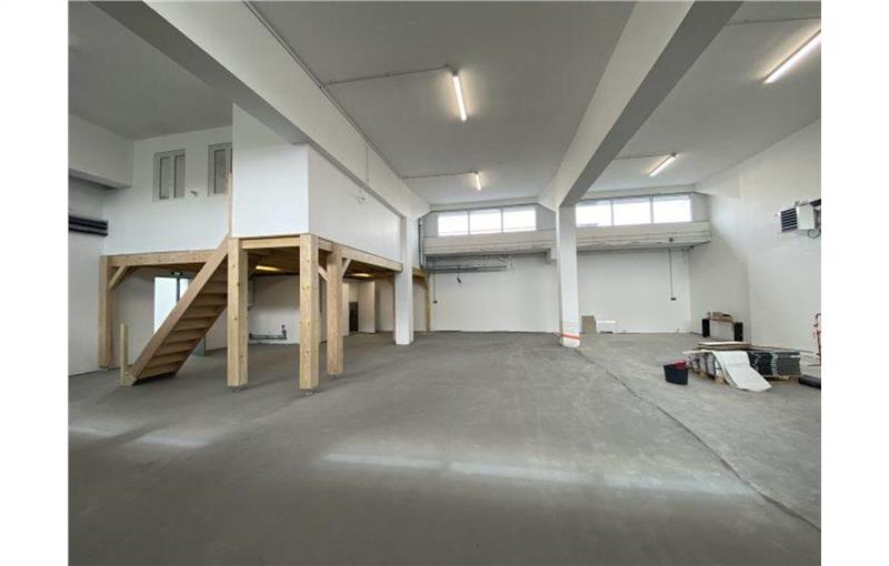 Vente d'entrepôt de 1 120 m² à Maisons-Alfort - 94700 photo - 1