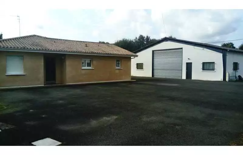 Entrepôt à acheter de 763 m² à Martignas-sur-Jalle - 33127