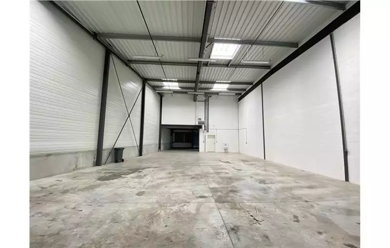 Vente d'entrepôt de 269 m² à Moissy-Cramayel - 77550