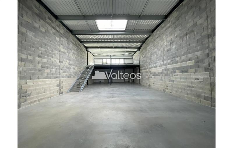 Vente d'entrepôt de 187 m² à Montauban - 82000 photo - 1