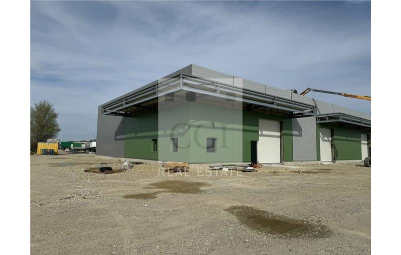 Entrepôt à acheter de 4 211 m² à Montélimar - 26200 photo - 1