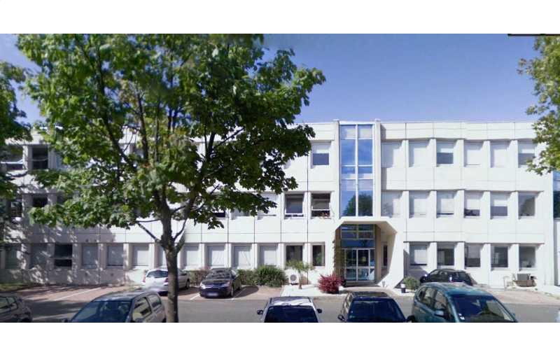 Entrepôt à acheter de 1 390 m² à Montigny-le-Bretonneux - 78180 photo - 1