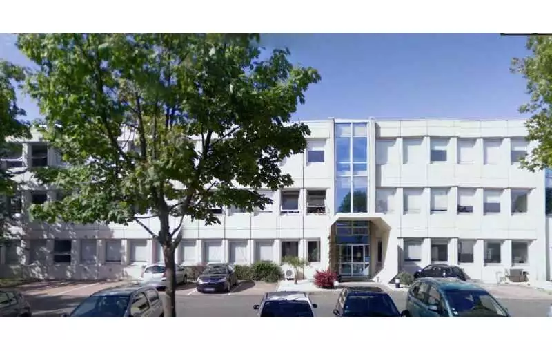 Entrepôt à acheter de 1390 m² à Montigny-le-Bretonneux - 78180