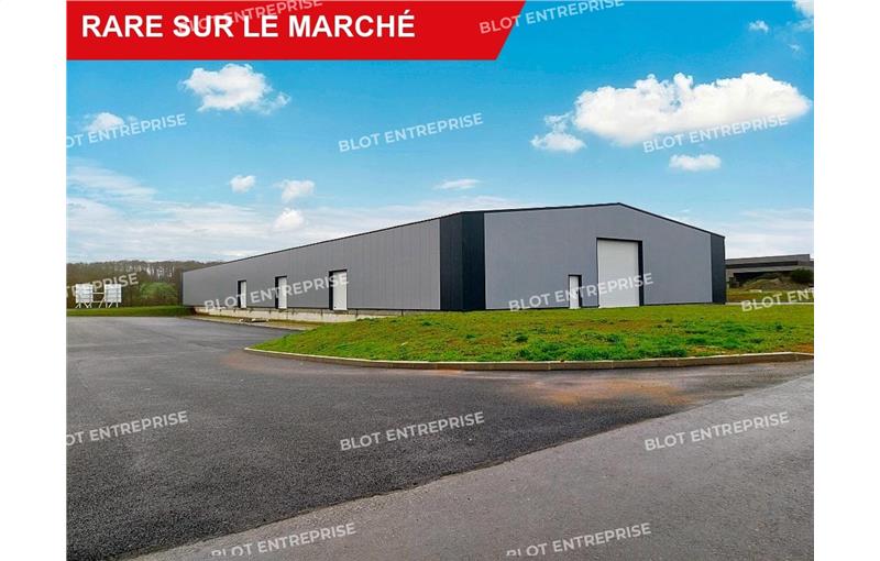 Entrepôt en vente de 1 800 m² à Plounévez-Moëdec - 22810 photo - 1