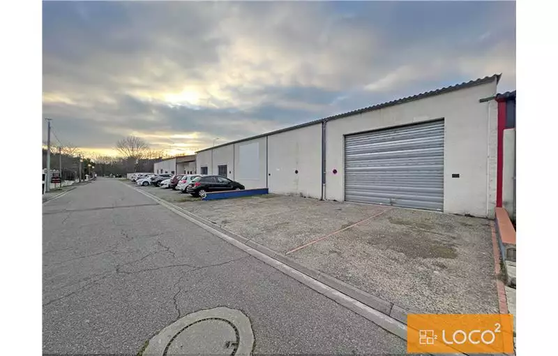 Entrepôt à vendre de 900 m² à Portet-sur-Garonne - 31120