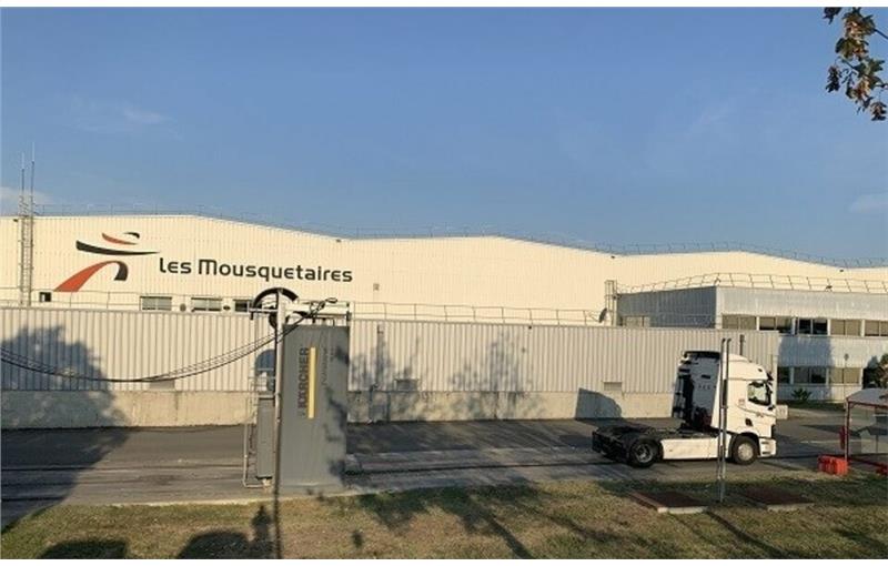 Entrepôt en vente de 21 693 m² à Roullet-Saint-Estèphe - 16440 photo - 1
