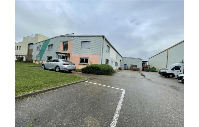 Entrepôt à vendre de 886 m² à Saint-Bonnet-de-Mure - 69720 photo - 1