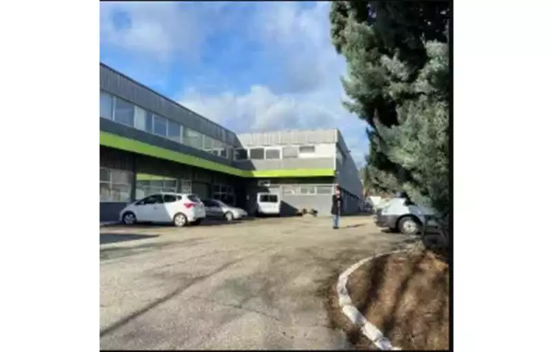 Entrepôt à acheter de 390 m² à Saint-Étienne - 42000