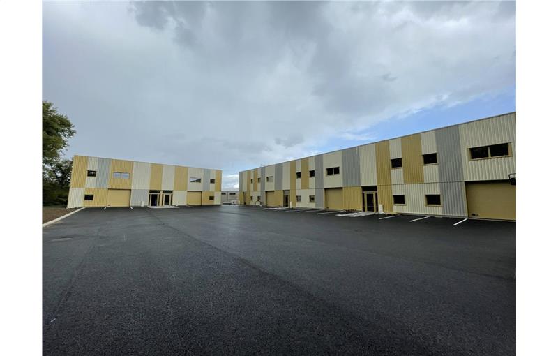 Achat d'entrepôt de 2 201 m² à Saint-Genis-Laval - 69230 photo - 1