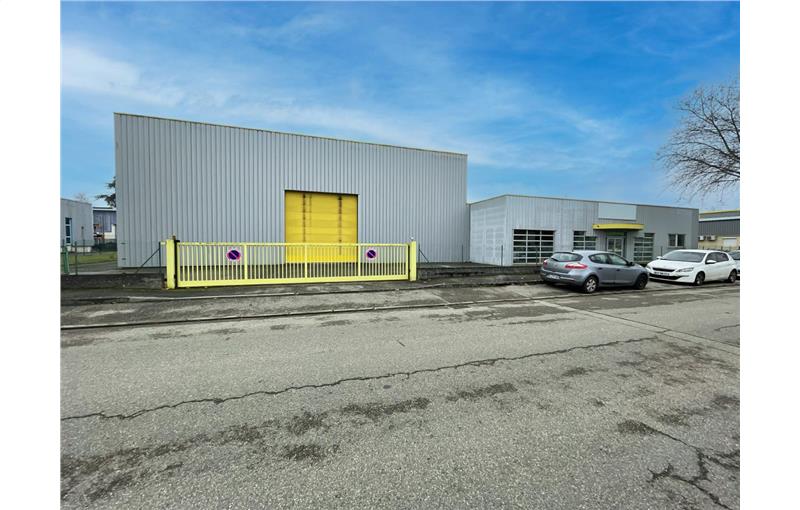 Vente d'entrepôt de 1 900 m² à Saint-Laurent-de-Mure - 69720 photo - 1