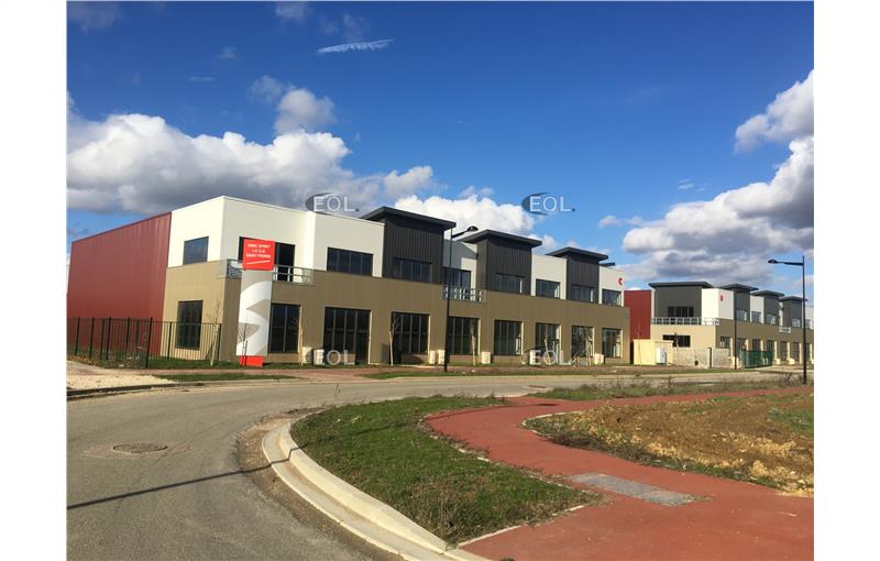 Entrepôt à acheter de 1 842 m² à Saint-Pierre-du-Perray - 91280 photo - 1