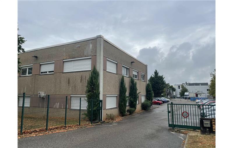 Achat d'entrepôt de 1 178 m² à Saint-Quentin-Fallavier - 38070 photo - 1