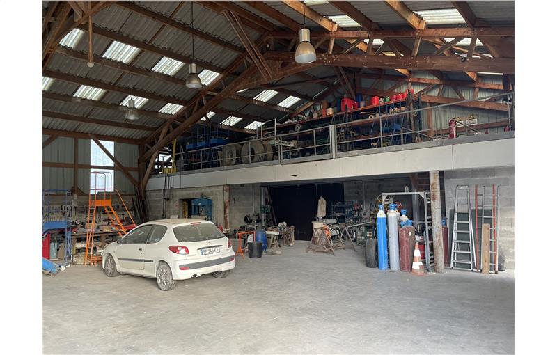 Achat d'entrepôt de 1 260 m² à Saint-Samson-la-Poterie - 60220 photo - 1