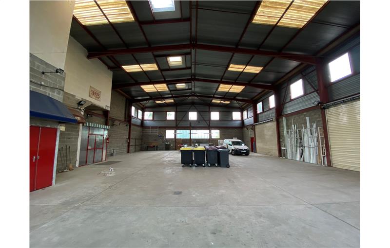 Vente d'entrepôt de 880 m² à Savigny-sur-Orge - 91600 photo - 1