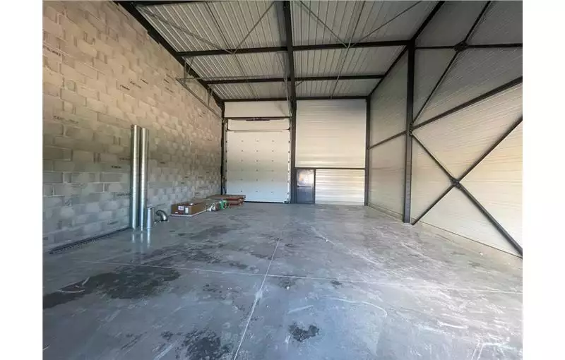 Entrepôt à acheter de 122 m² à Tossiat - 01250