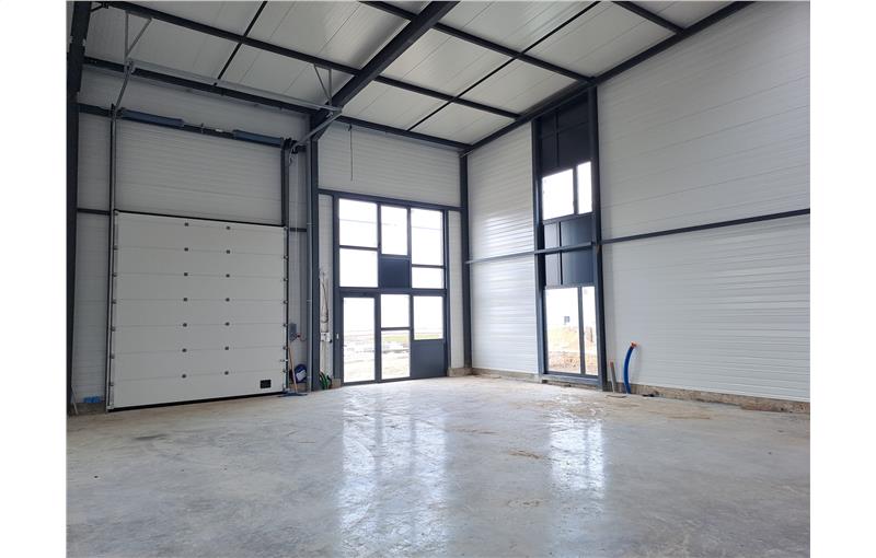 Vente d'entrepôt de 603 m² à Trévoux - 01600 photo - 1