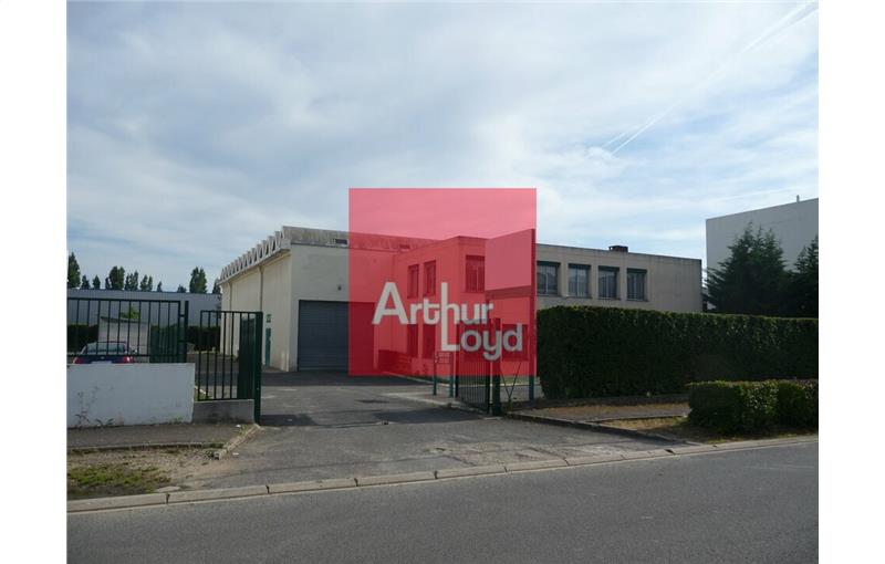 Entrepôt à vendre de 1 250 m² à Vaux-le-Pénil - 77000 photo - 1