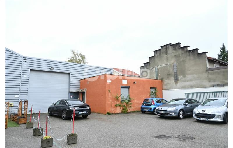 Achat d'entrepôt de 556 m² à Villeurbanne - 69100 photo - 1